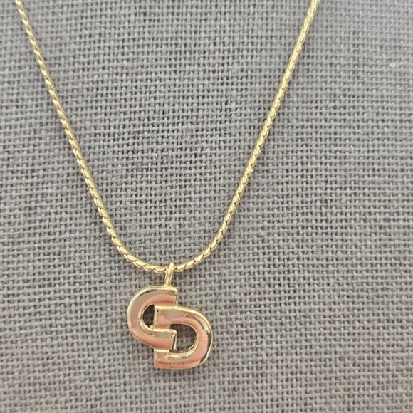 Dior Gold Interlocking Necklace - Picture 7 of 11